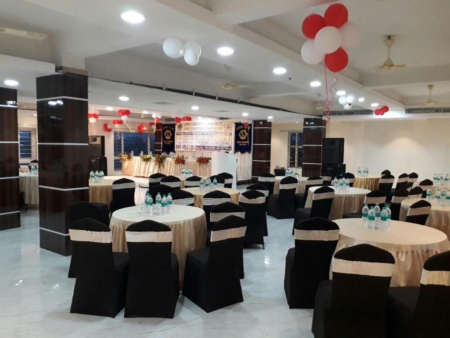 פורוליה Hotel Akash Sarovar מראה חיצוני תמונה