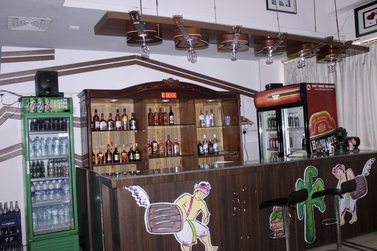 פורוליה Hotel Akash Sarovar מראה חיצוני תמונה